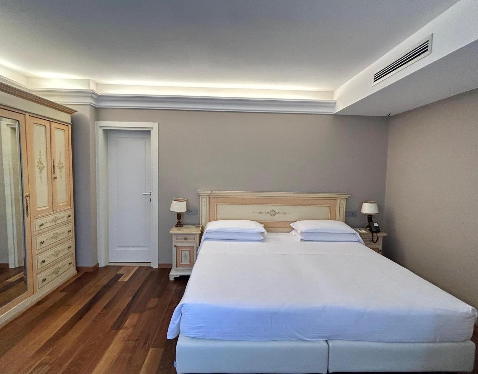 Habitación Doble Superior con vistas al canal