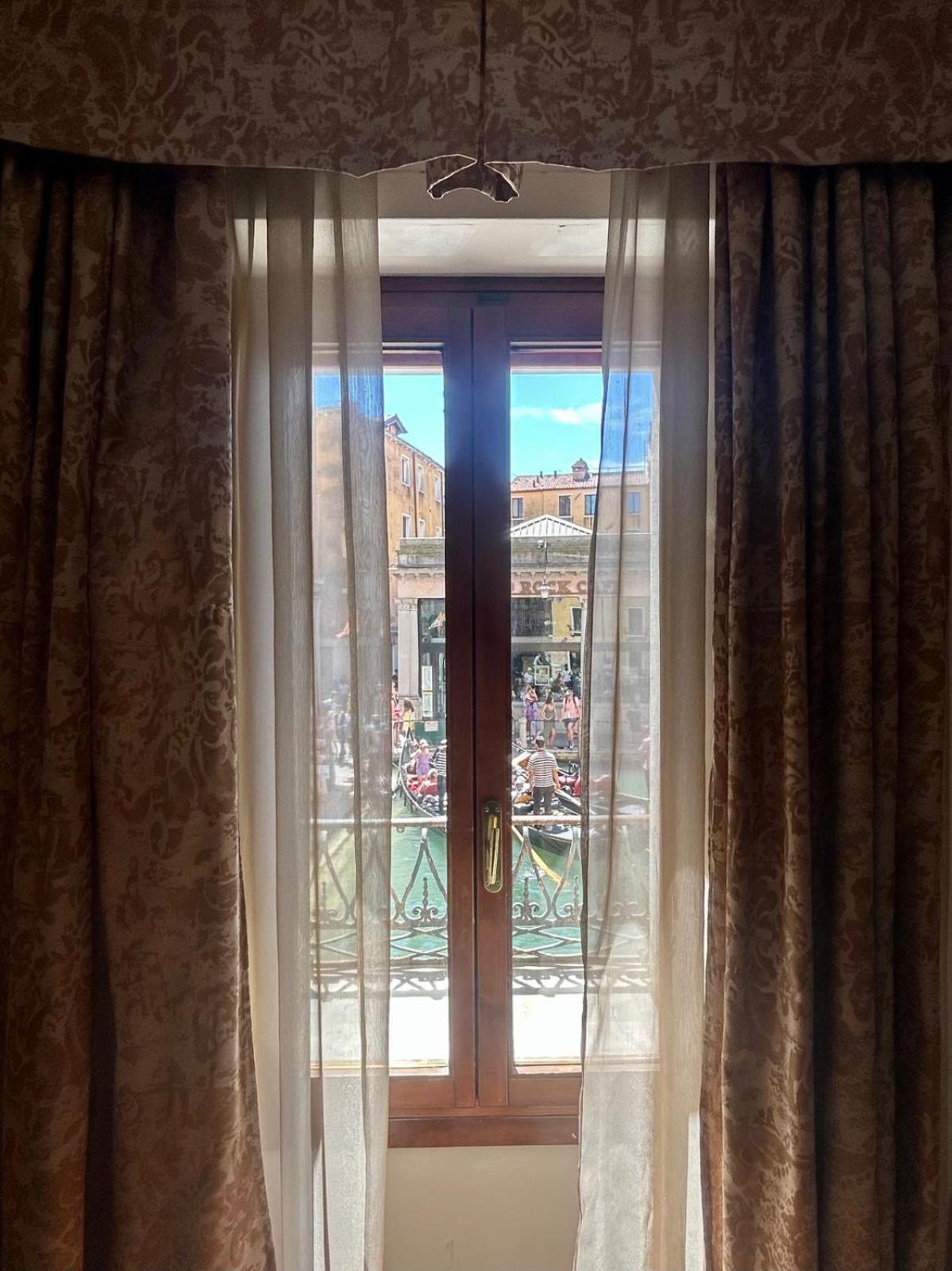 Habitación Doble Clásica con vistas al canal